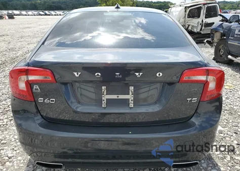 2016 Volvo S60 Premier из США, поврежденный, VIN YV126MFK0G2401547